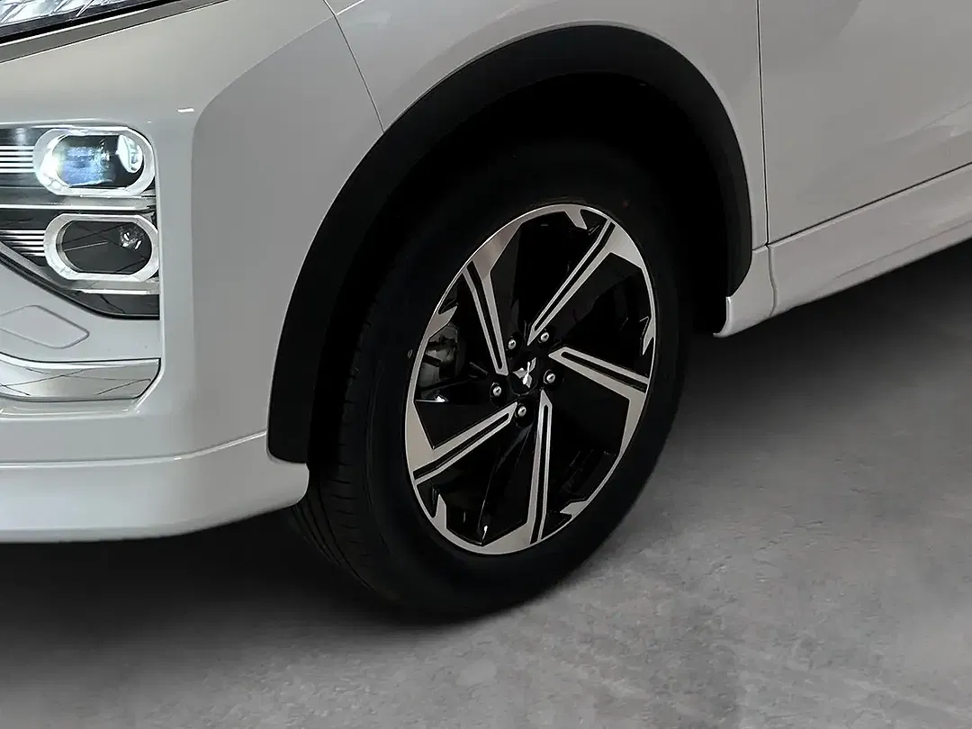 Mitsubishi Eclipse Cross - Thumbnail 6