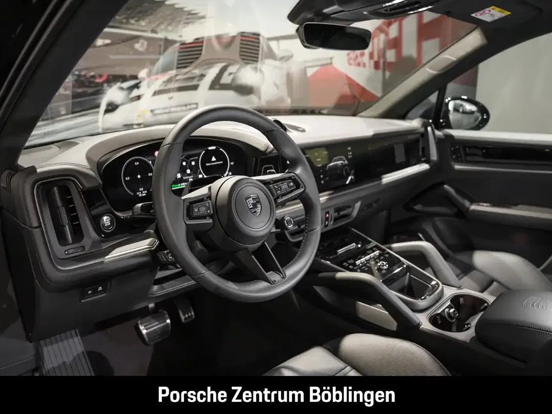 Porsche Cayenne - Thumbnail 5
