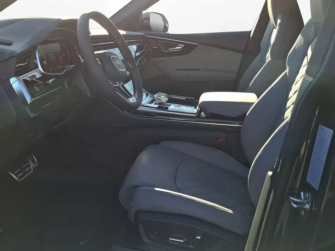 Audi Q8 - Thumbnail 2