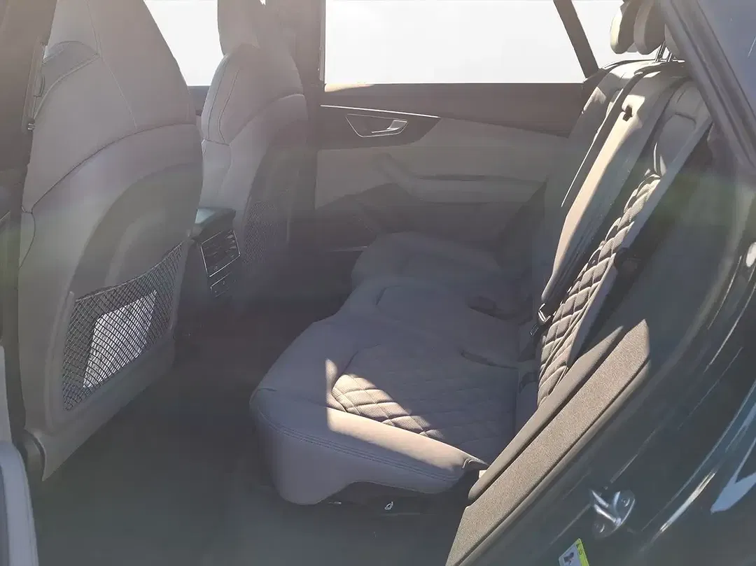 Audi Q8 - Thumbnail 3