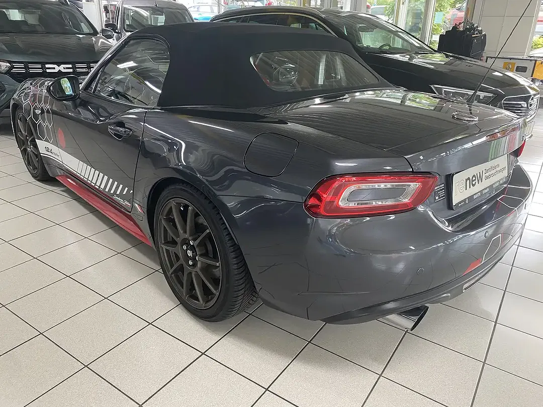 Fiat 124 Spider - Thumbnail 7