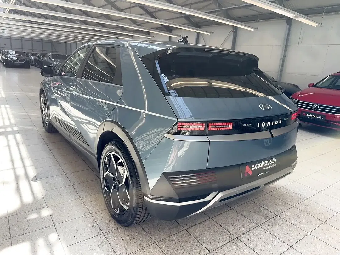 Hyundai IONIQ 5 - Thumbnail 4