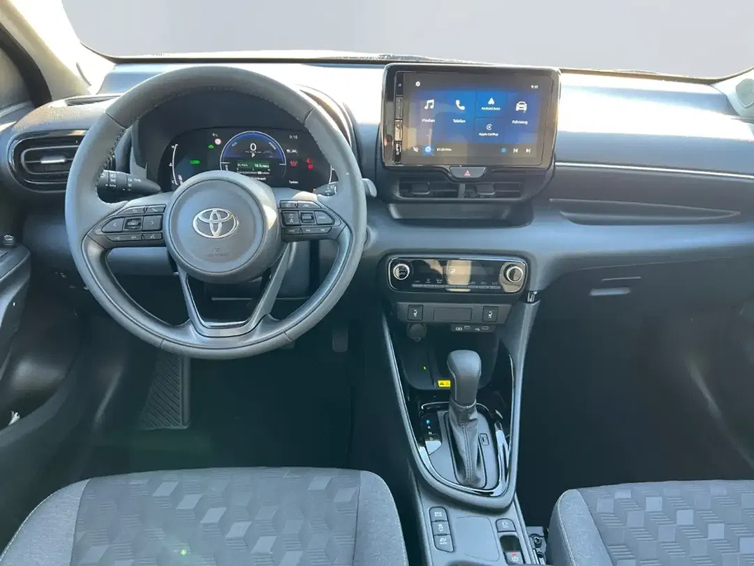 Toyota Yaris - Thumbnail 6