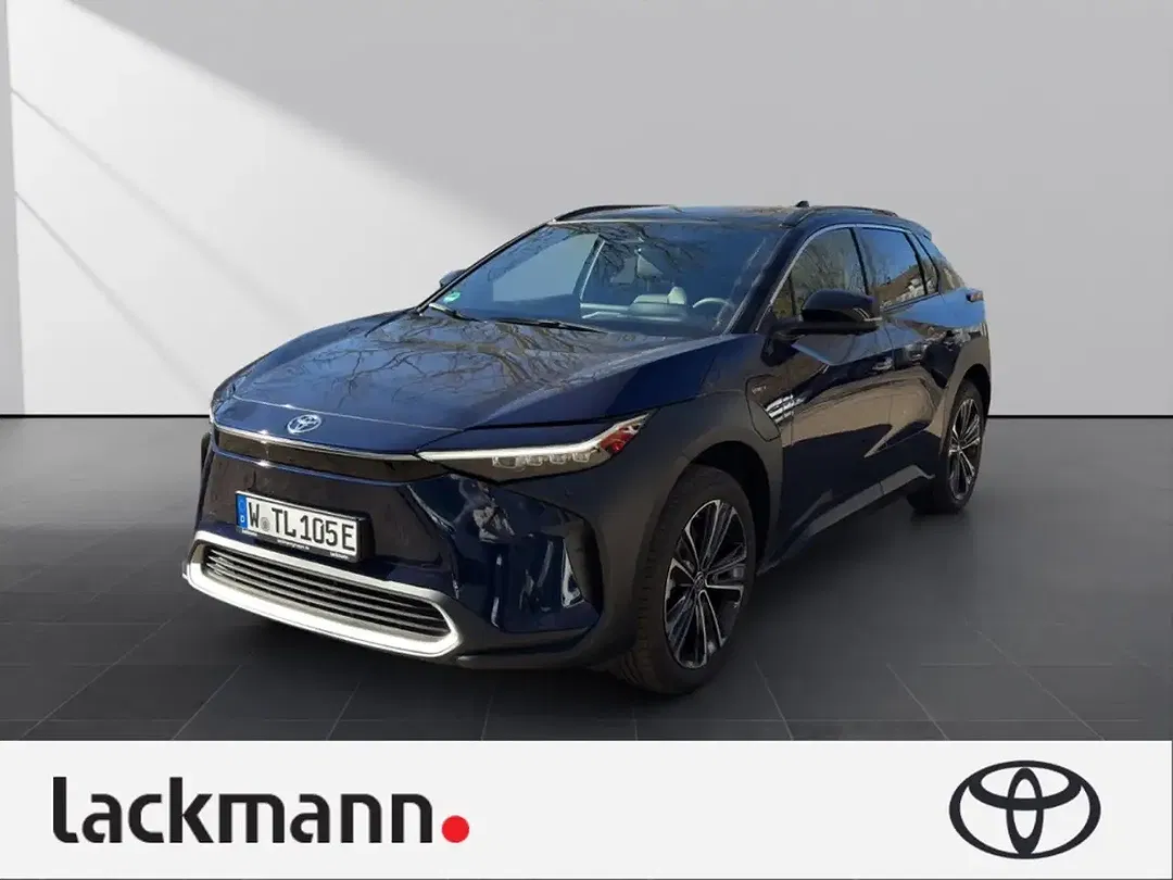Toyota bZ4X - Thumbnail 2