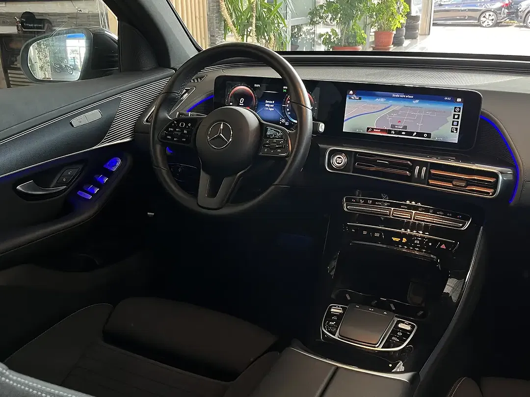 Mercedes-Benz EQC 400 - Thumbnail 13