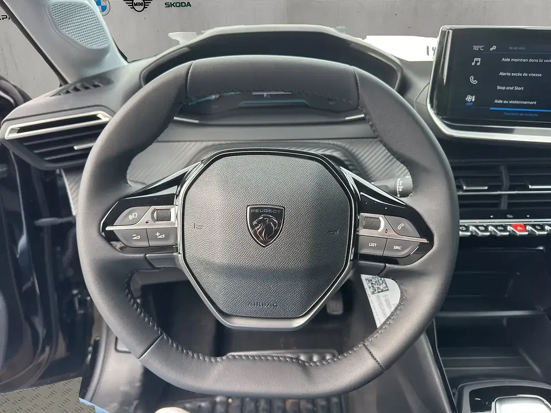 Peugeot 208 - Thumbnail 11