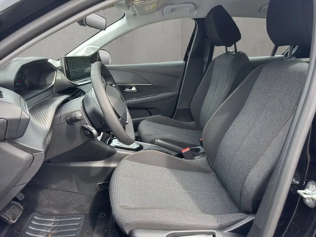 Peugeot 208 - Thumbnail 8