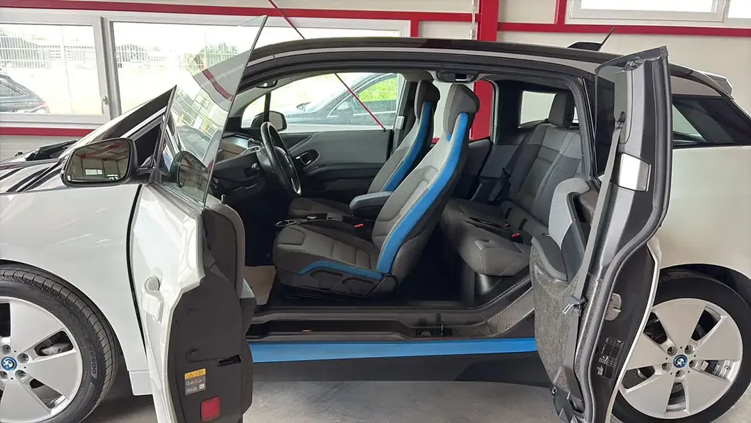BMW i3 - Thumbnail 10