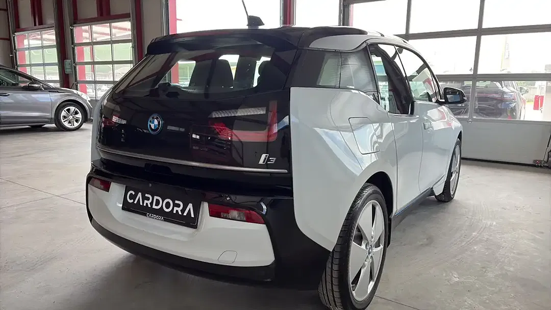 BMW i3 - Thumbnail 6