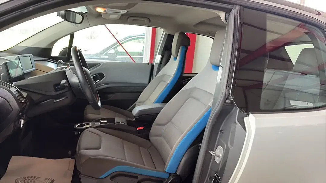BMW i3 - Thumbnail 8