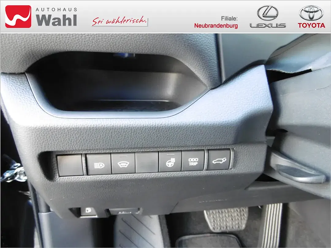 Toyota RAV 4 - Thumbnail 10