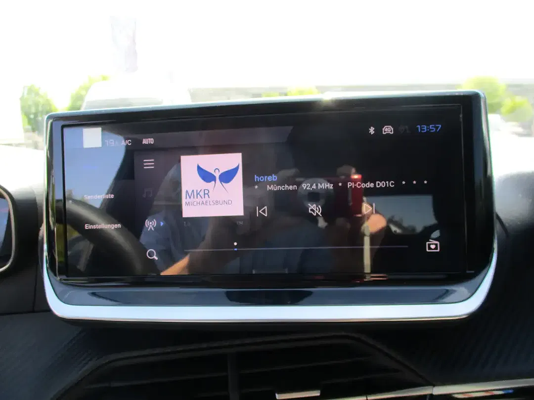 Peugeot 208 - Thumbnail 11