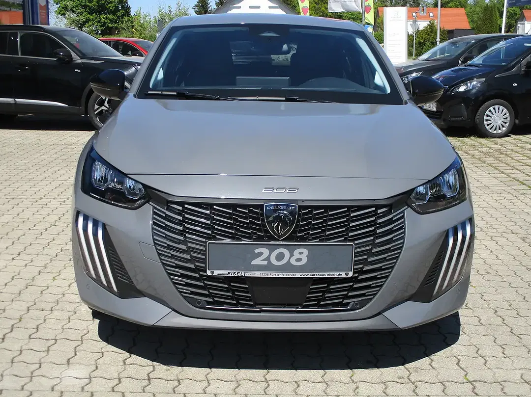 Peugeot 208 - Thumbnail 2