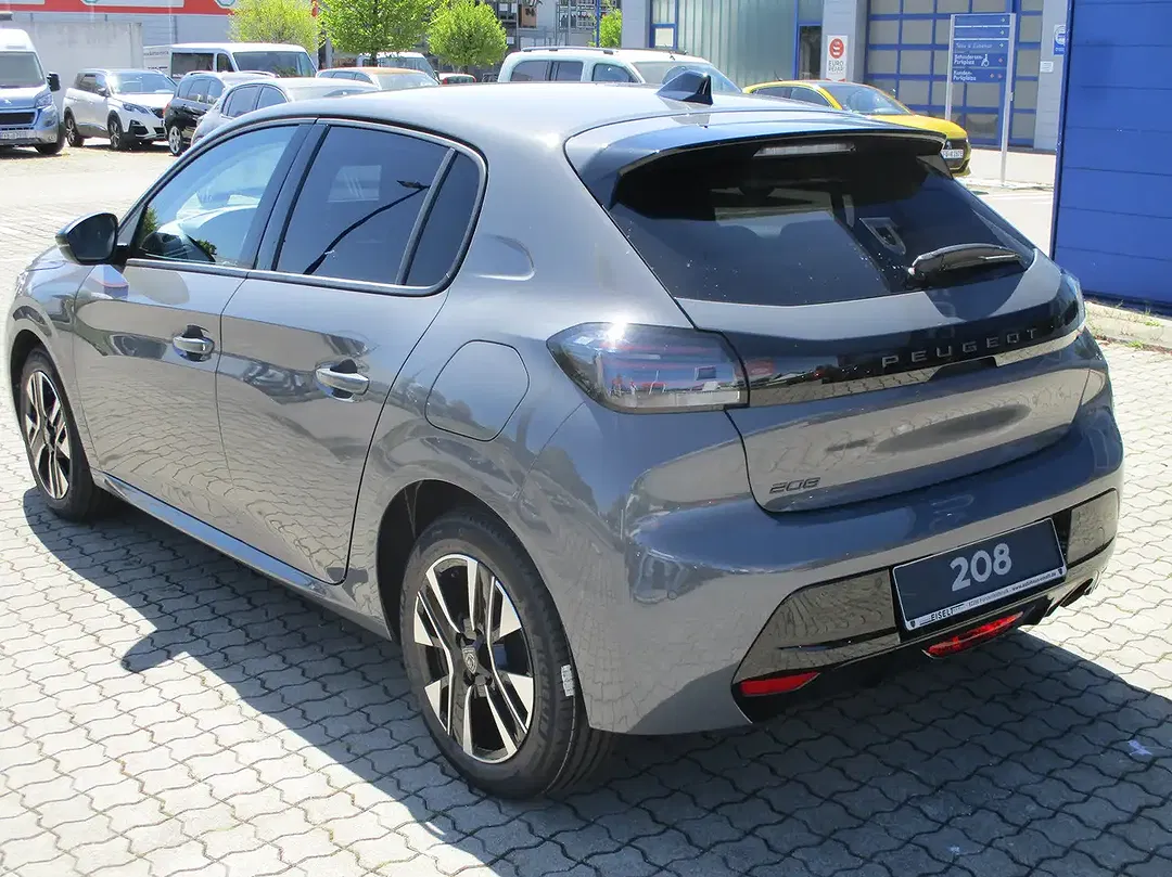 Peugeot 208 - Thumbnail 6