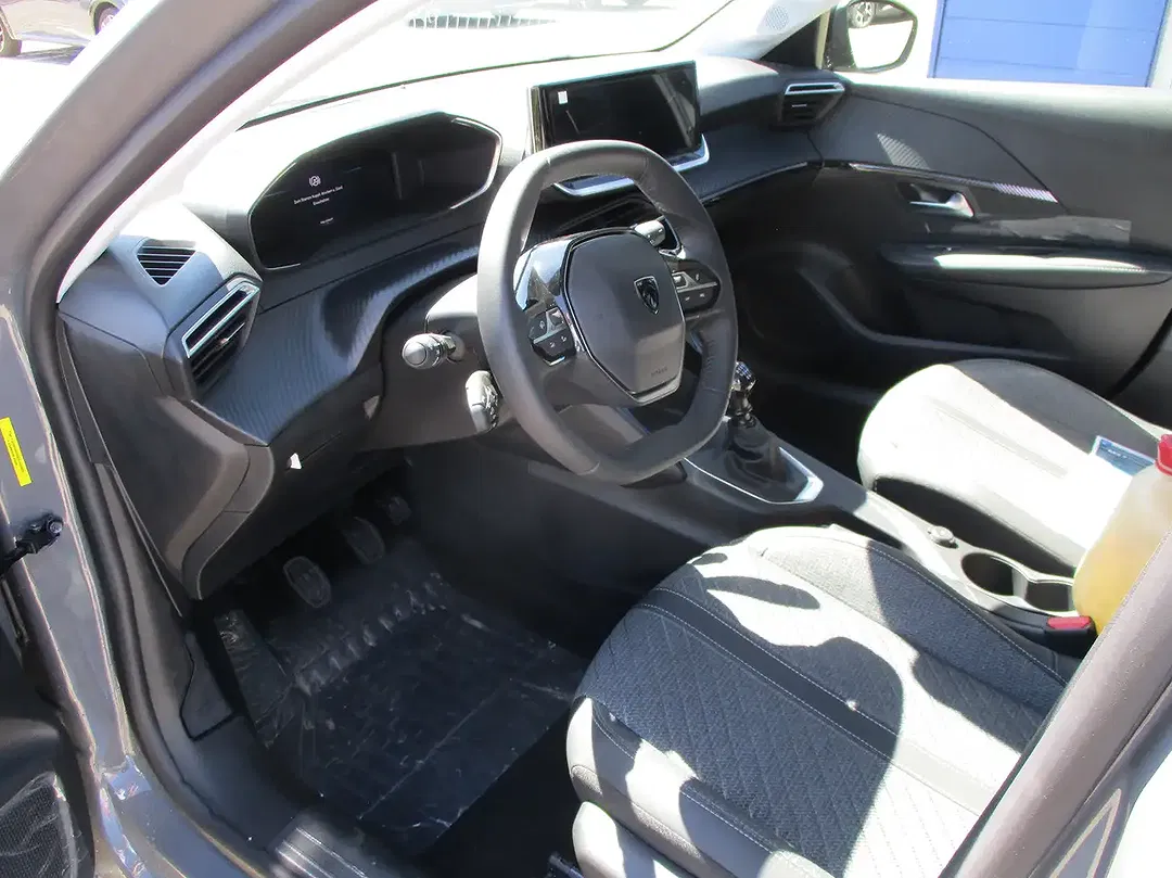 Peugeot 208 - Thumbnail 8