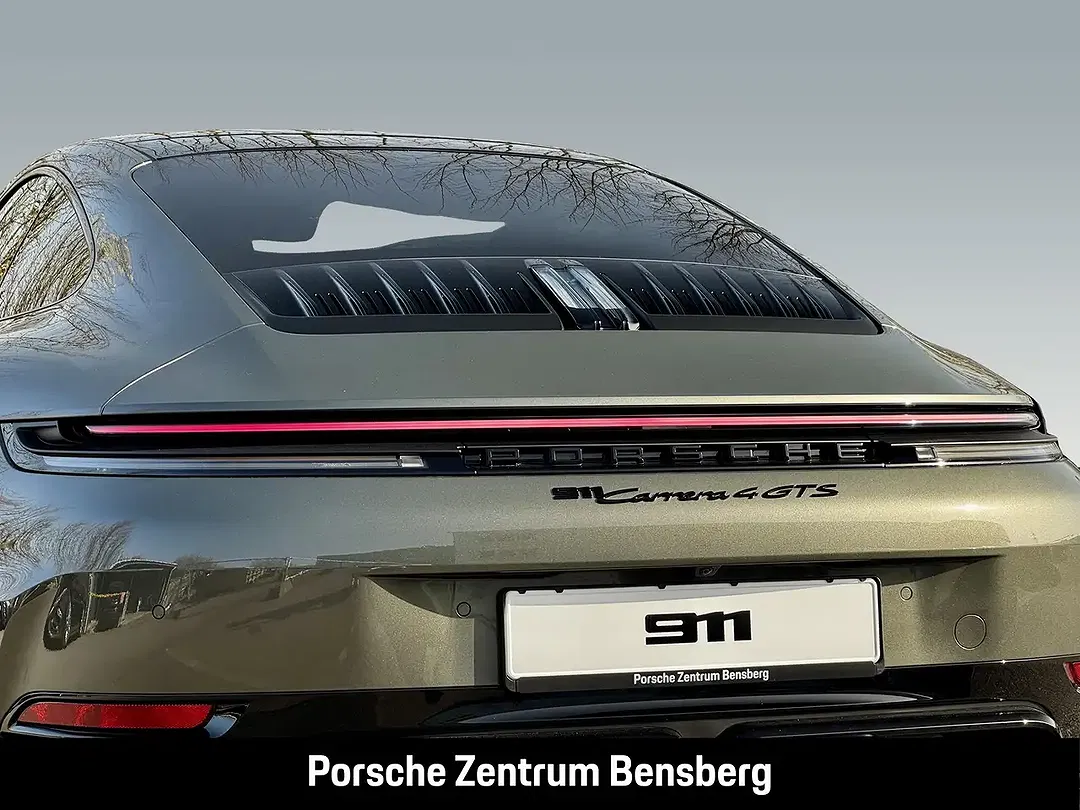 Porsche 911 - Thumbnail 10