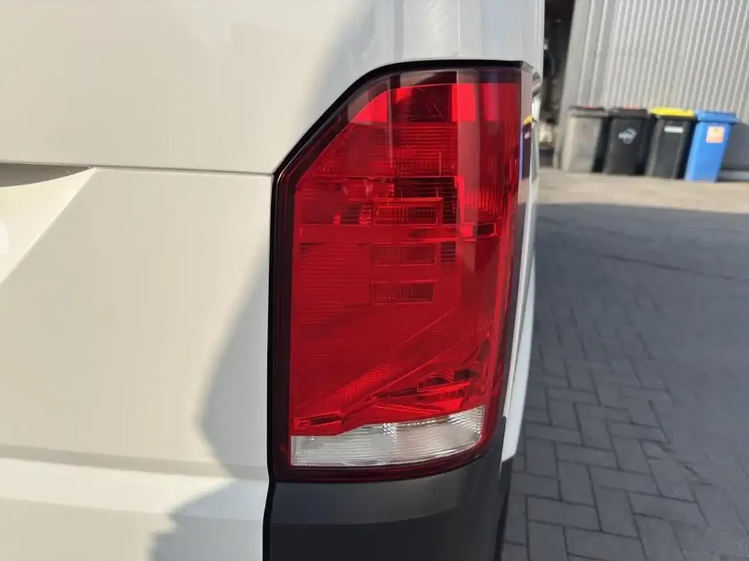 Volkswagen Transporter - Thumbnail 10