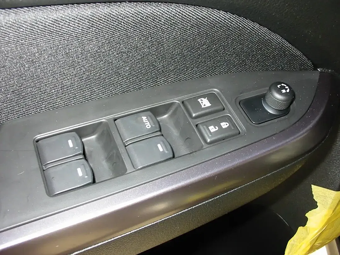Suzuki Vitara - Thumbnail 18
