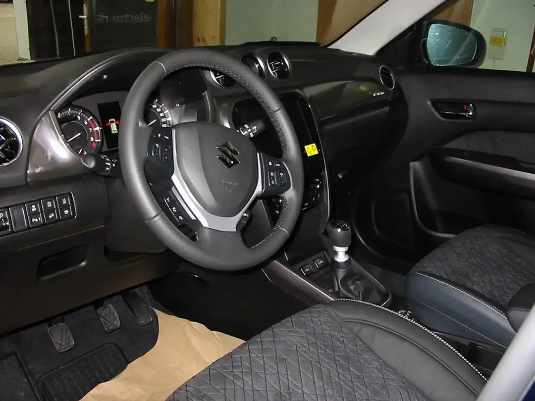 Suzuki Vitara - Thumbnail 8