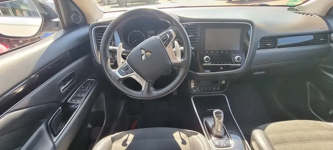 Mitsubishi Outlander - Thumbnail 13