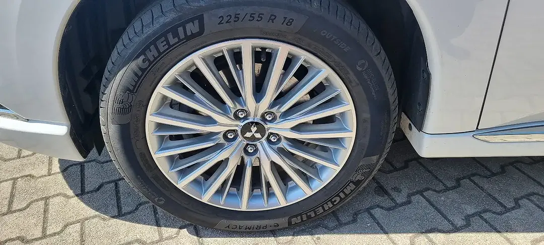 Mitsubishi Outlander - Thumbnail 15