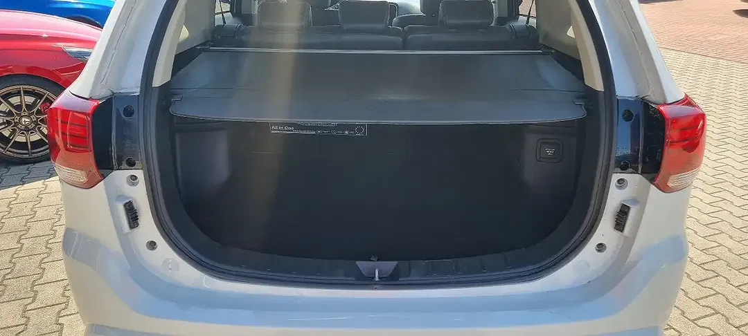 Mitsubishi Outlander - Thumbnail 9