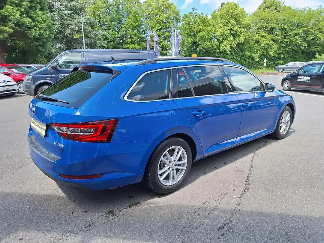Skoda Superb - Thumbnail 10