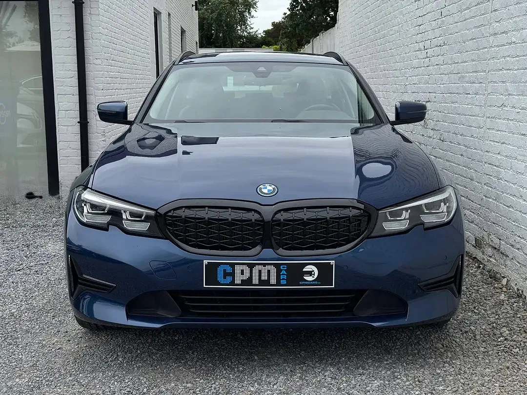 BMW 320 - Thumbnail 3