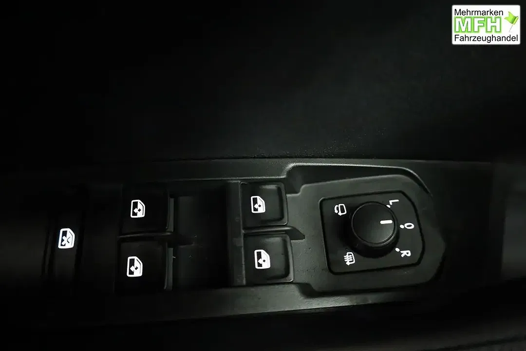 Skoda Karoq - Thumbnail 7