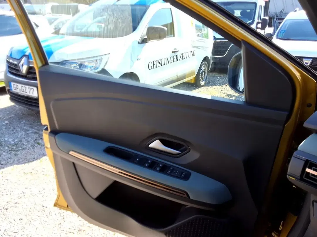 Dacia Sandero - Thumbnail 15