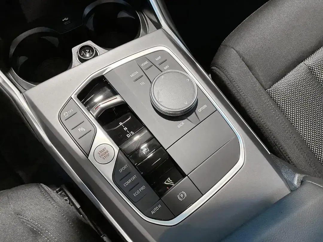 BMW 320 - Thumbnail 13