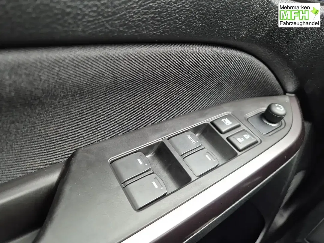 Suzuki Vitara - Thumbnail 14