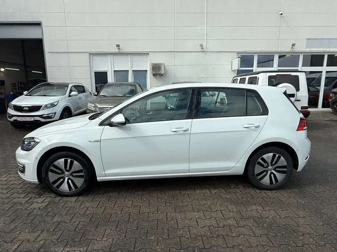 Volkswagen Golf - Thumbnail 10