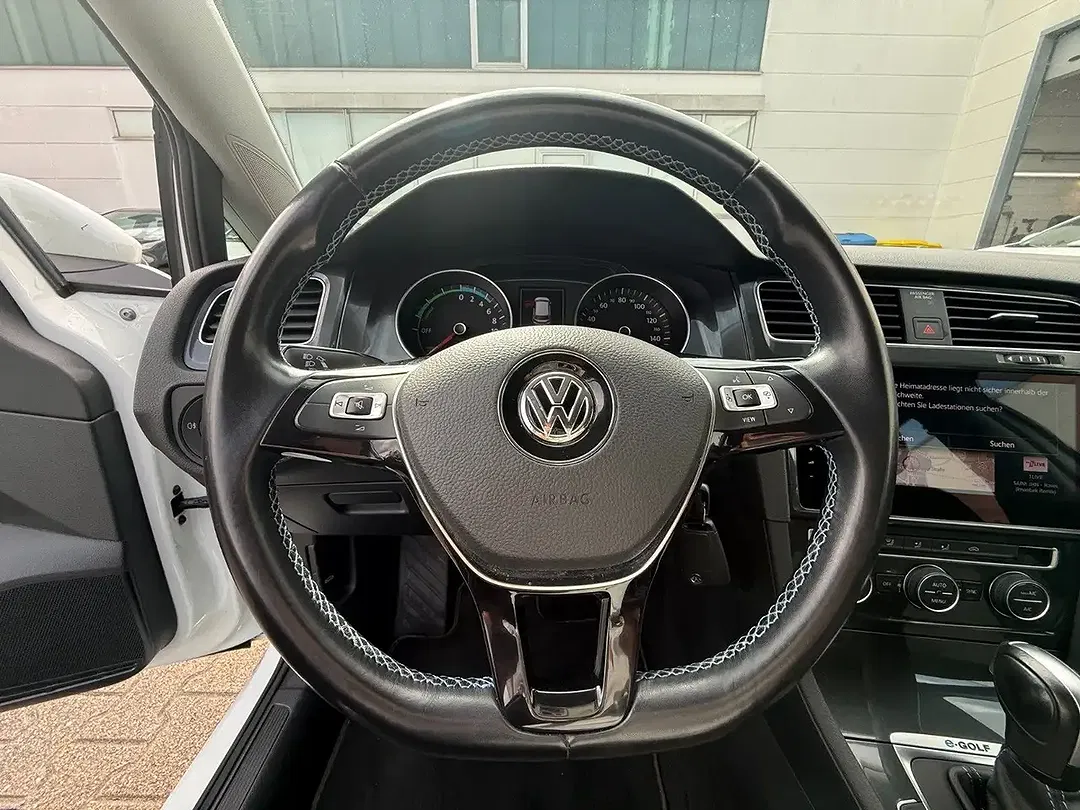 Volkswagen Golf - Thumbnail 15