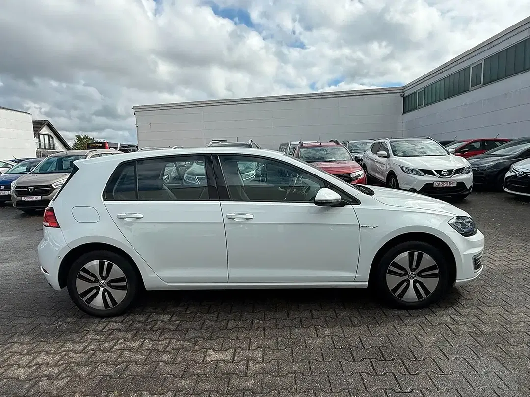 Volkswagen Golf - Thumbnail 5