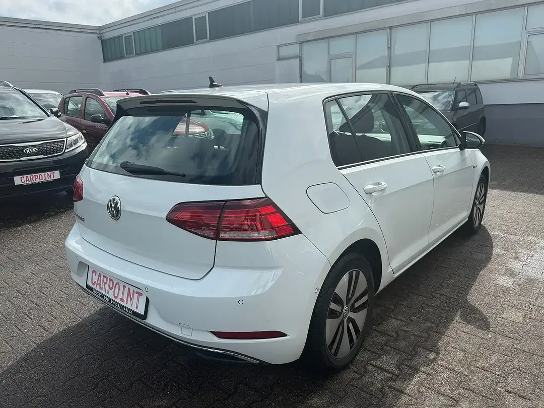 Volkswagen Golf - Thumbnail 7