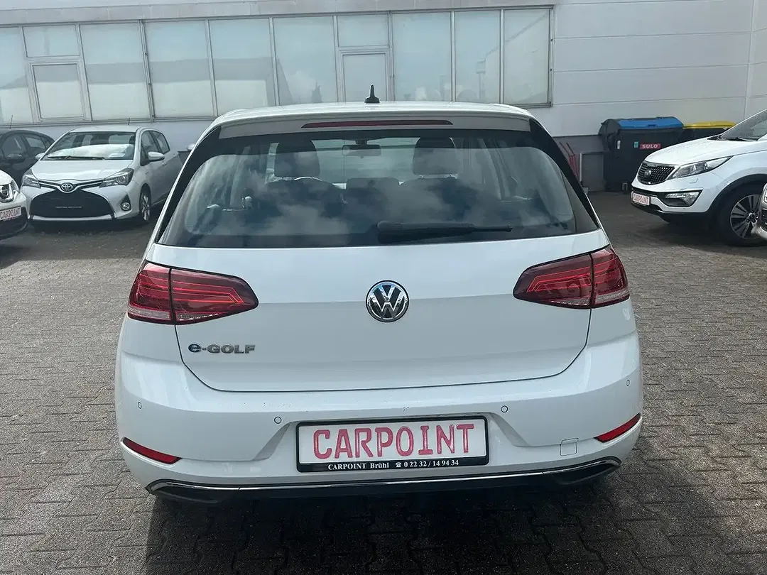 Volkswagen Golf - Thumbnail 8