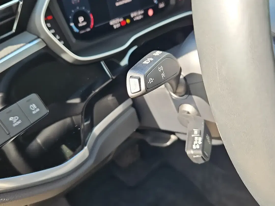 Audi Q3 - Thumbnail 14