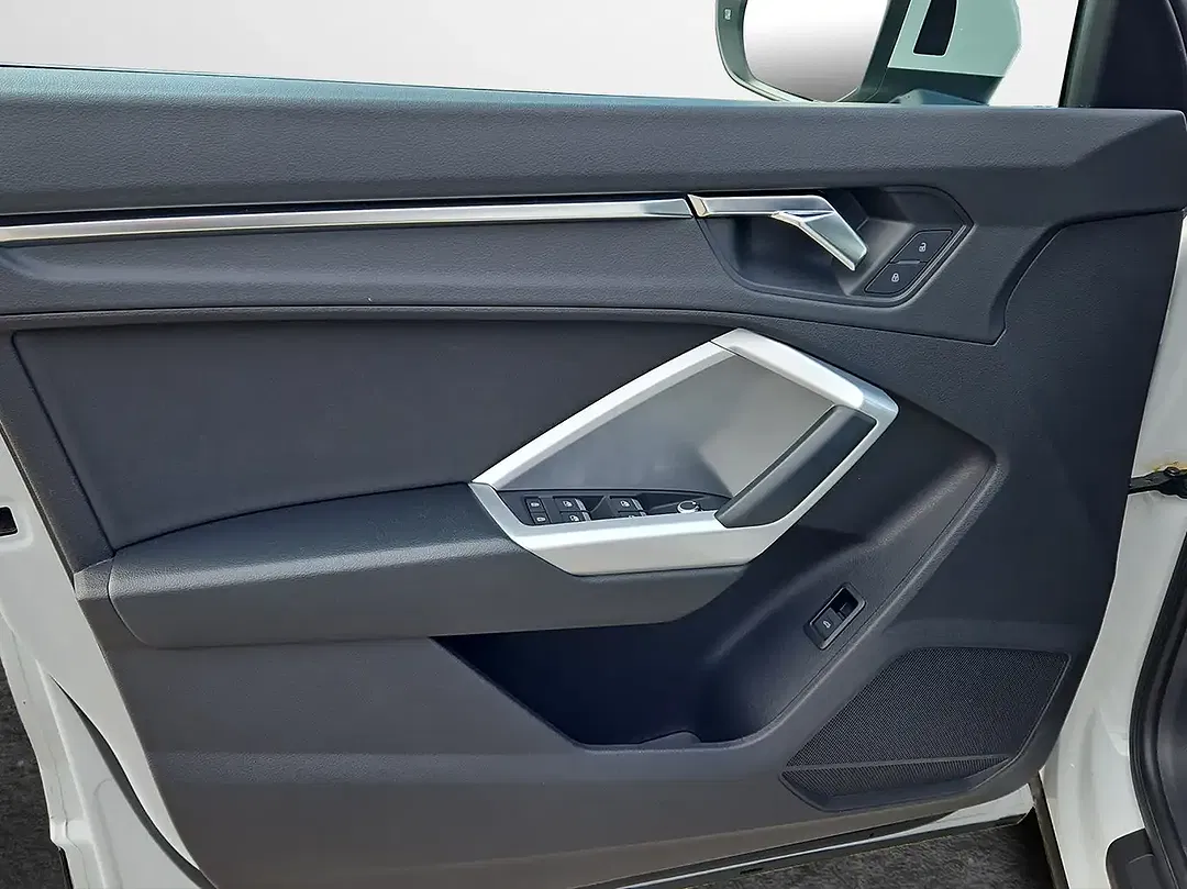 Audi Q3 - Thumbnail 5