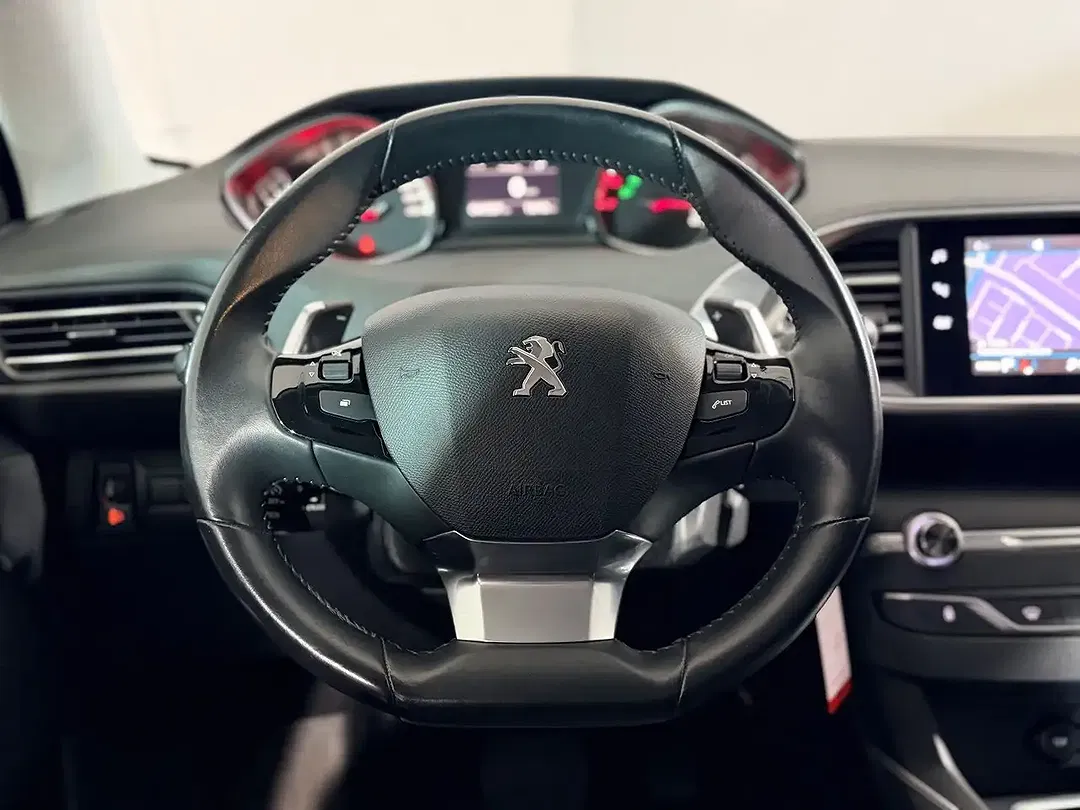 Peugeot 308 - Thumbnail 12