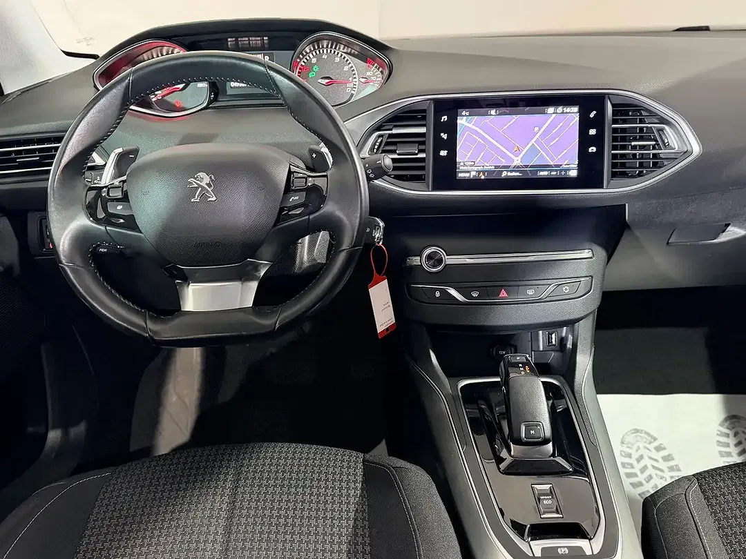 Peugeot 308 - Thumbnail 13