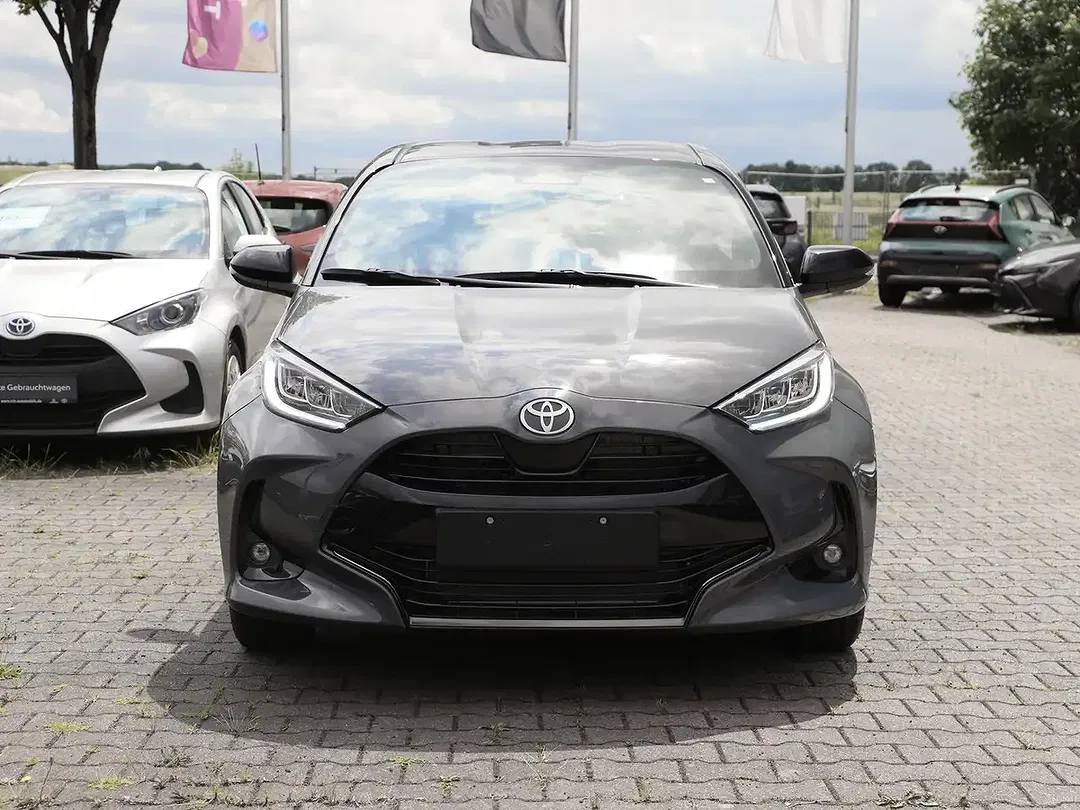 Toyota Yaris - Thumbnail 5