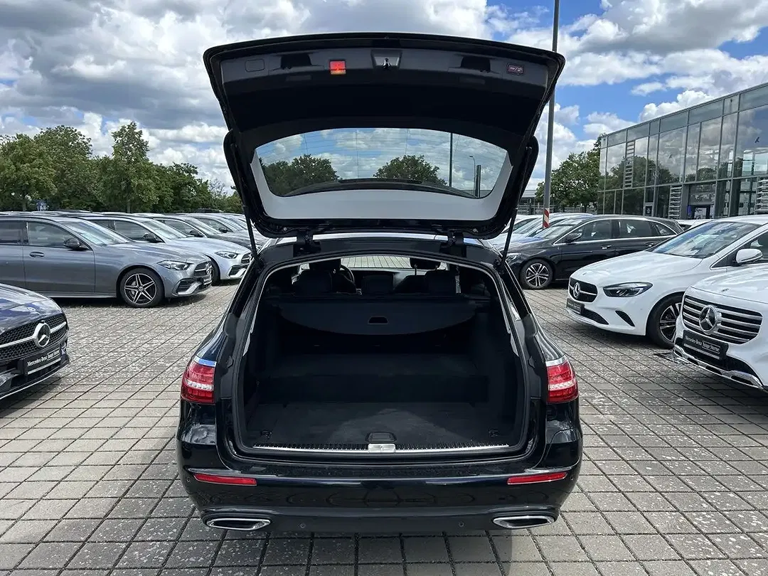 Mercedes-Benz E 300 - Thumbnail 9