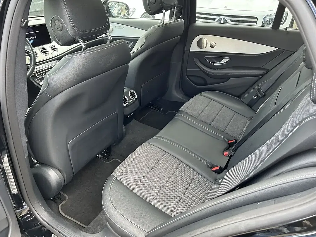 Mercedes-Benz E 300 - Thumbnail 12