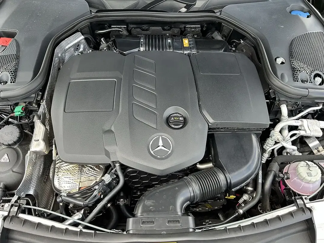 Mercedes-Benz E 300 - Thumbnail 13