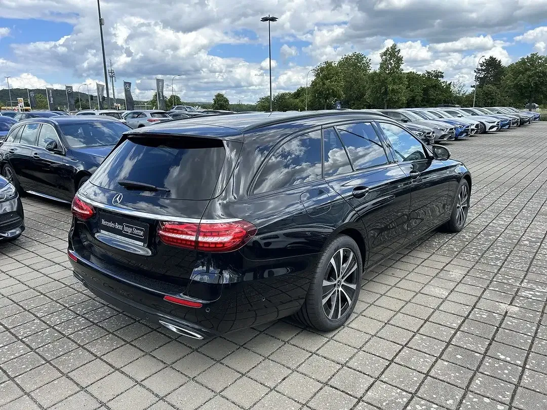Mercedes-Benz E 300 - Thumbnail 5