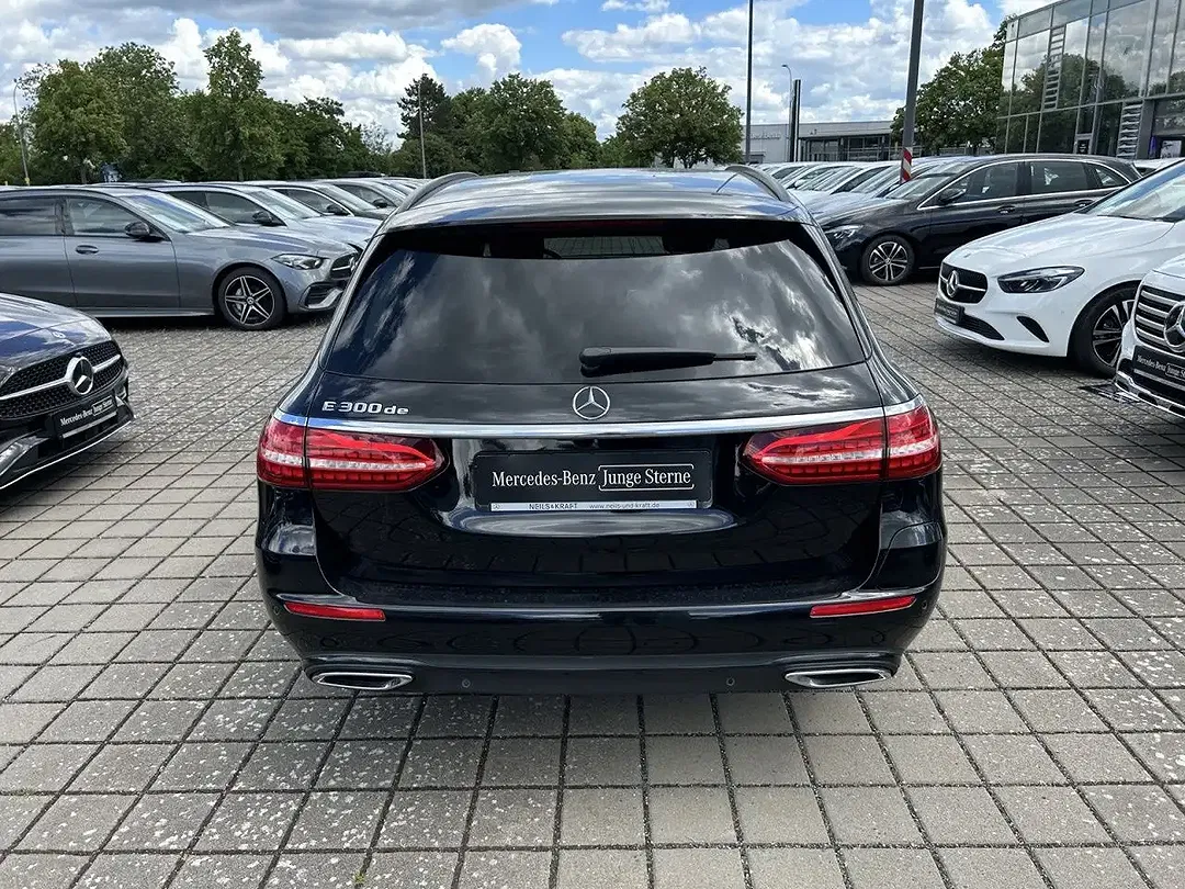 Mercedes-Benz E 300 - Thumbnail 6