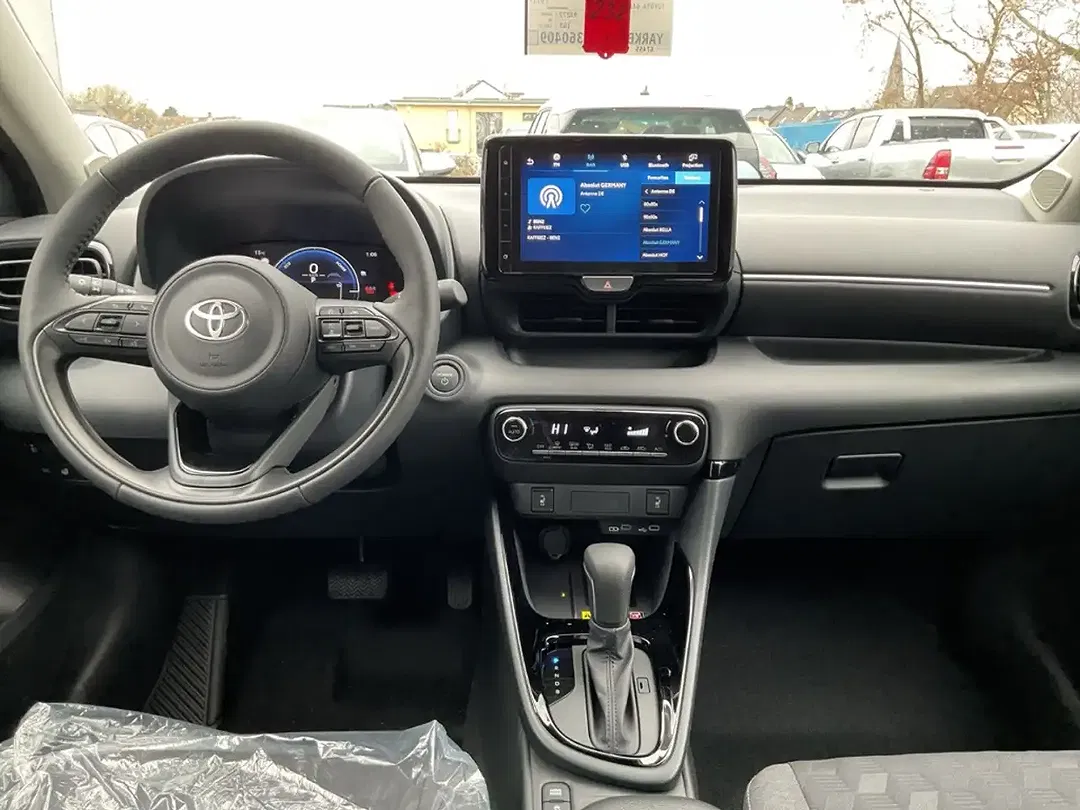 Toyota Yaris - Thumbnail 12