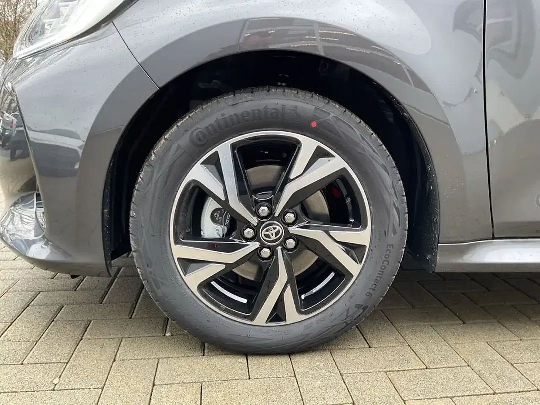 Toyota Yaris - Thumbnail 6