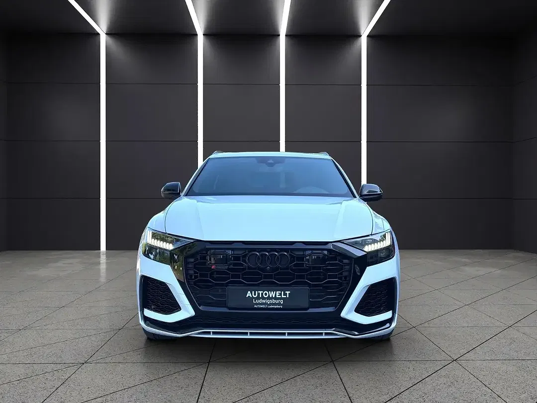 Audi RS Q8 - Thumbnail 2